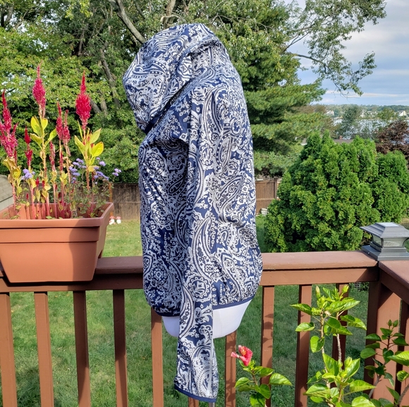 NEW BALANCE Jacket Windbreaker Blue Lightweight Hoodie Paisley XS - Picture 12 of 16